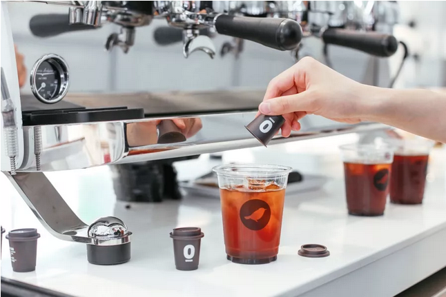 三顿半的“超即溶极品咖啡”，堪称“3秒内可以溶于任何液体”。